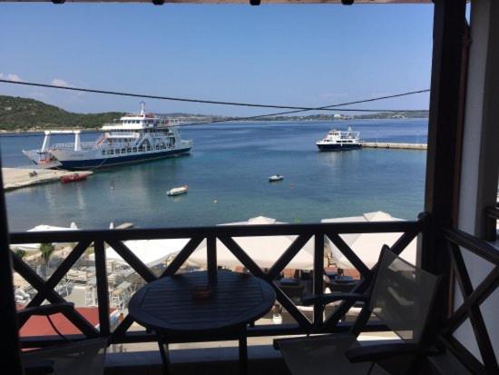 Pansion Pasalimani Hotell Amoliani Exteriör bild